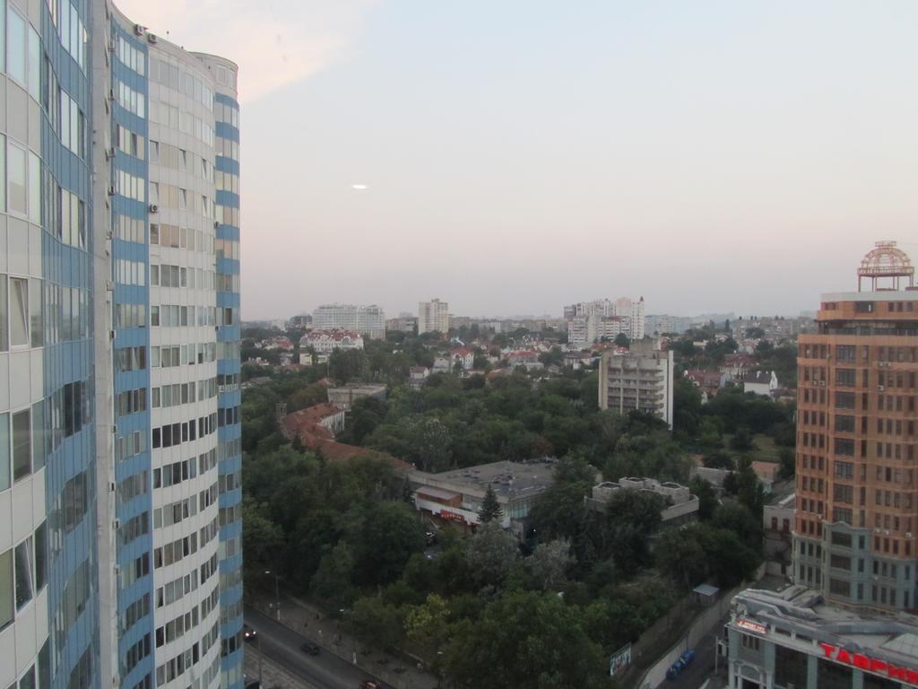 Apartments On Henuezskaya 5 Odessa Exterior foto